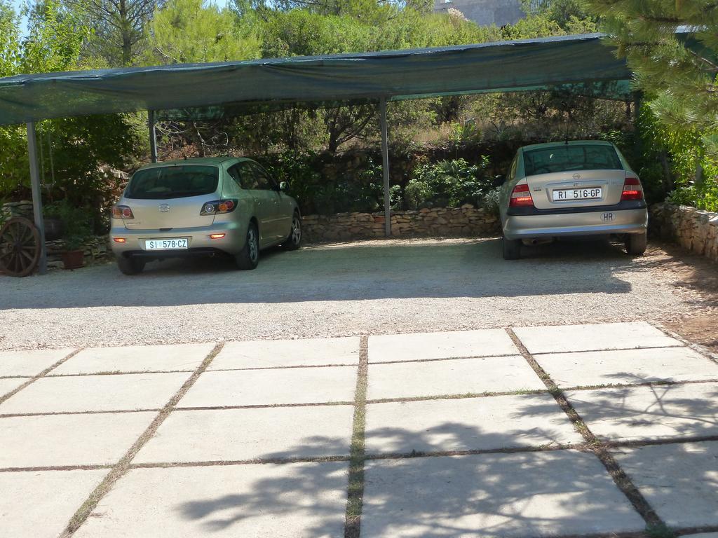Apartments Davor Jadrtovac Exterior photo